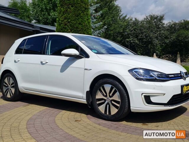 Белый Фольксваген e-Golf, объемом двигателя 36 л и пробегом 114 тыс. км за 15000 $, фото 1 на Automoto.ua