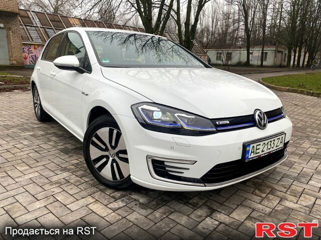 Белый Фольксваген e-Golf, объемом двигателя 0 л и пробегом 89 тыс. км за 16450 $, фото 1 на Automoto.ua