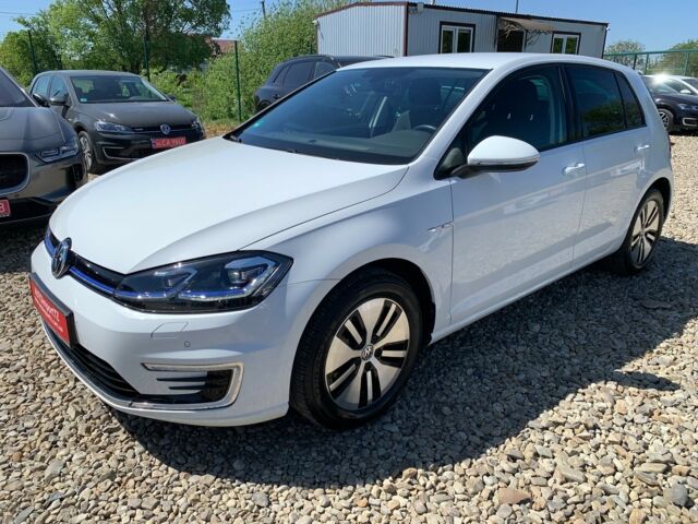 Белый Фольксваген e-Golf, объемом двигателя 0 л и пробегом 32 тыс. км за 15700 $, фото 1 на Automoto.ua