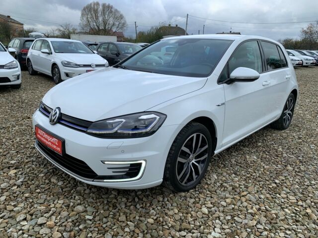 Белый Фольксваген e-Golf, объемом двигателя 0 л и пробегом 54 тыс. км за 16400 $, фото 1 на Automoto.ua