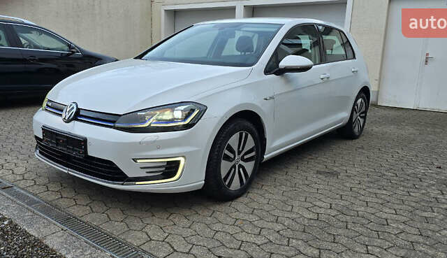 Белый Фольксваген e-Golf, объемом двигателя 0 л и пробегом 24 тыс. км за 15800 $, фото 1 на Automoto.ua