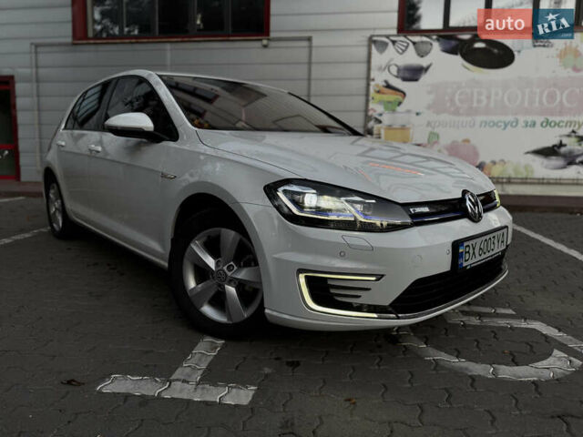 Білий Фольксваген e-Golf, об'ємом двигуна 0 л та пробігом 97 тис. км за 13999 $, фото 1 на Automoto.ua