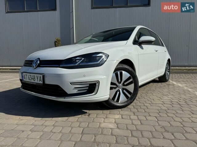 Белый Фольксваген e-Golf, объемом двигателя 0 л и пробегом 62 тыс. км за 16500 $, фото 1 на Automoto.ua