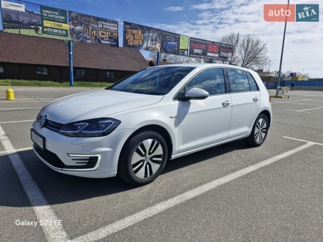 Белый Фольксваген e-Golf, объемом двигателя 0 л и пробегом 54 тыс. км за 14500 $, фото 1 на Automoto.ua
