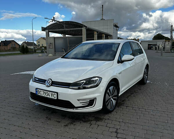 Белый Фольксваген e-Golf, объемом двигателя 0 л и пробегом 113 тыс. км за 13700 $, фото 1 на Automoto.ua