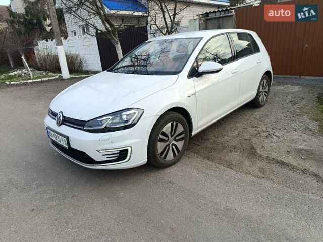 Белый Фольксваген e-Golf, объемом двигателя 0 л и пробегом 64 тыс. км за 14500 $, фото 1 на Automoto.ua