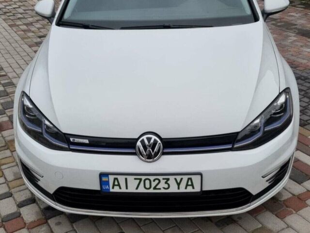 Белый Фольксваген e-Golf, объемом двигателя 0 л и пробегом 97 тыс. км за 13600 $, фото 1 на Automoto.ua