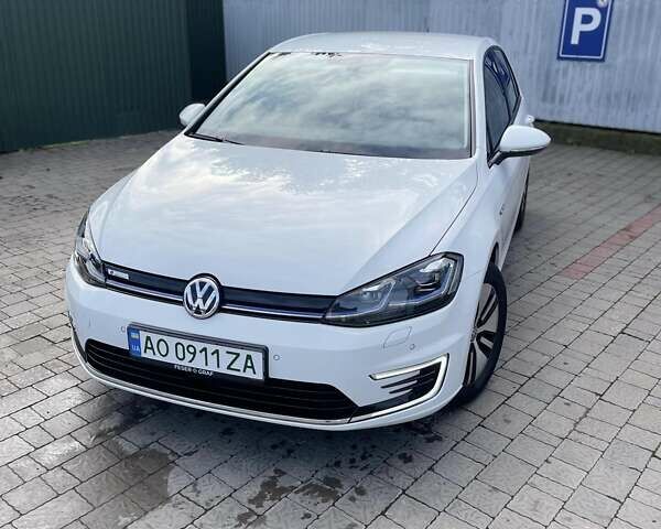Белый Фольксваген e-Golf, объемом двигателя 0 л и пробегом 44 тыс. км за 14500 $, фото 1 на Automoto.ua