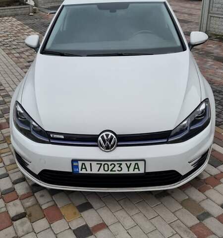 Белый Фольксваген e-Golf, объемом двигателя 0 л и пробегом 63 тыс. км за 13200 $, фото 1 на Automoto.ua