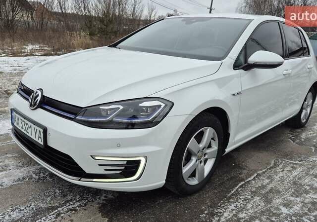 Белый Фольксваген e-Golf, объемом двигателя 0 л и пробегом 58 тыс. км за 13500 $, фото 1 на Automoto.ua
