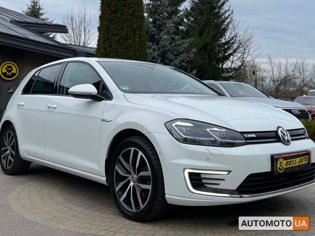Белый Фольксваген e-Golf, объемом двигателя 36 л и пробегом 41 тыс. км за 21150 $, фото 1 на Automoto.ua