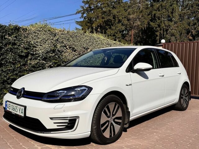 Белый Фольксваген e-Golf, объемом двигателя 0 л и пробегом 71 тыс. км за 18900 $, фото 1 на Automoto.ua