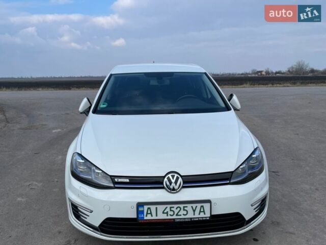 Белый Фольксваген e-Golf, объемом двигателя 0 л и пробегом 68 тыс. км за 14500 $, фото 1 на Automoto.ua