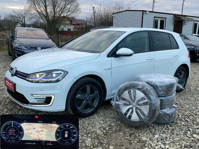Белый Фольксваген e-Golf, объемом двигателя 0 л и пробегом 33 тыс. км за 18200 $, фото 1 на Automoto.ua