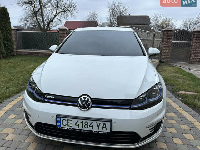 Белый Фольксваген e-Golf, объемом двигателя 0 л и пробегом 70 тыс. км за 13700 $, фото 1 на Automoto.ua