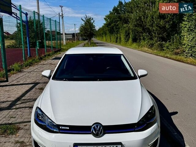 Белый Фольксваген e-Golf, объемом двигателя 0 л и пробегом 82 тыс. км за 14700 $, фото 1 на Automoto.ua