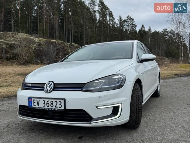 Белый Фольксваген e-Golf, объемом двигателя 0 л и пробегом 109 тыс. км за 14300 $, фото 1 на Automoto.ua