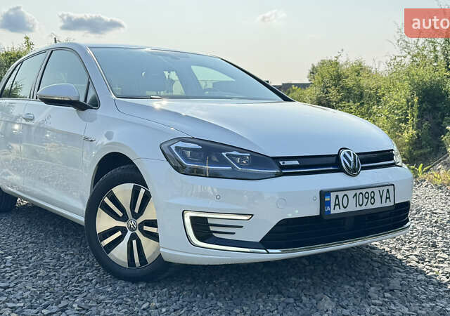 Белый Фольксваген e-Golf, объемом двигателя 0 л и пробегом 73 тыс. км за 17900 $, фото 1 на Automoto.ua