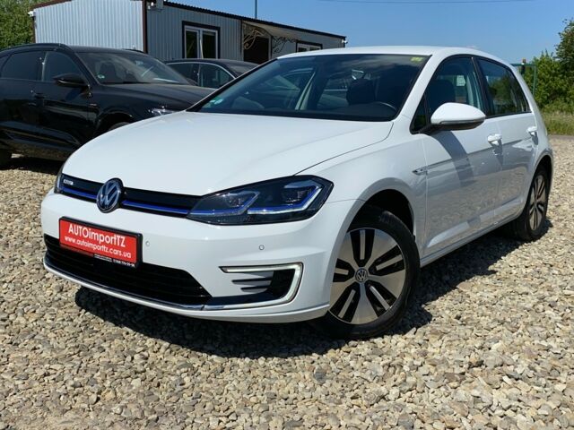Белый Фольксваген e-Golf, объемом двигателя 0 л и пробегом 22 тыс. км за 14400 $, фото 1 на Automoto.ua
