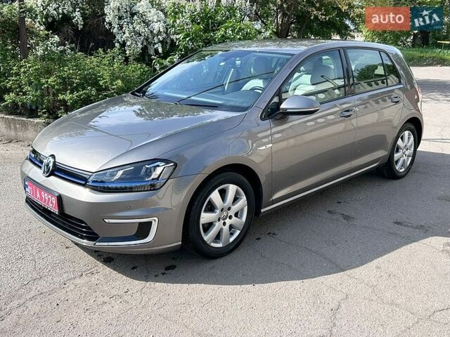 Бежевый Фольксваген e-Golf, объемом двигателя 0 л и пробегом 131 тыс. км за 10500 $, фото 1 на Automoto.ua