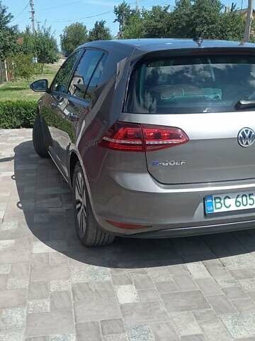 Бежевый Фольксваген e-Golf, объемом двигателя 0 л и пробегом 147 тыс. км за 9500 $, фото 1 на Automoto.ua