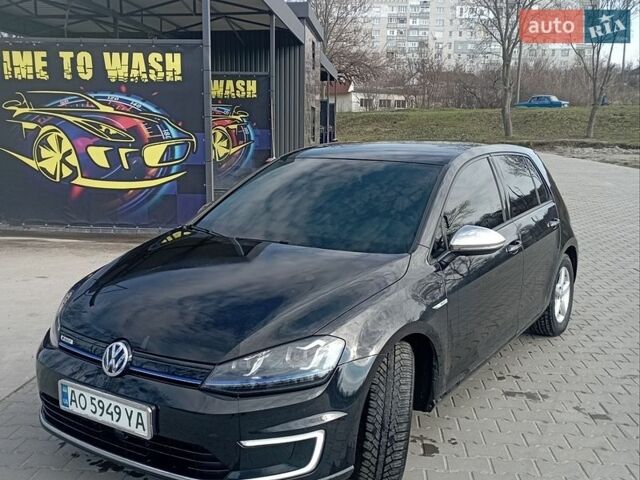 Черный Фольксваген e-Golf, объемом двигателя 0 л и пробегом 153 тыс. км за 7999 $, фото 1 на Automoto.ua