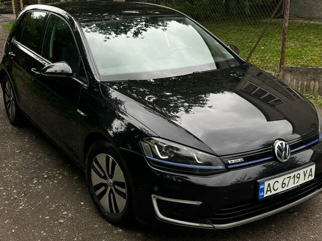 Черный Фольксваген e-Golf, объемом двигателя 0 л и пробегом 128 тыс. км за 7800 $, фото 1 на Automoto.ua
