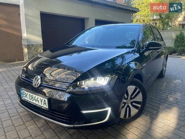 Черный Фольксваген e-Golf, объемом двигателя 0 л и пробегом 129 тыс. км за 9650 $, фото 1 на Automoto.ua