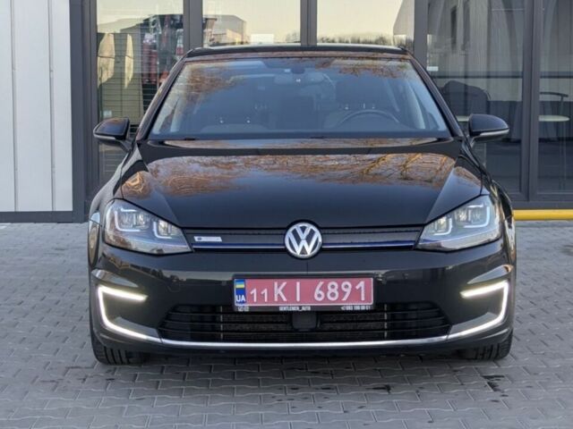 Черный Фольксваген e-Golf, объемом двигателя 0 л и пробегом 129 тыс. км за 9000 $, фото 1 на Automoto.ua