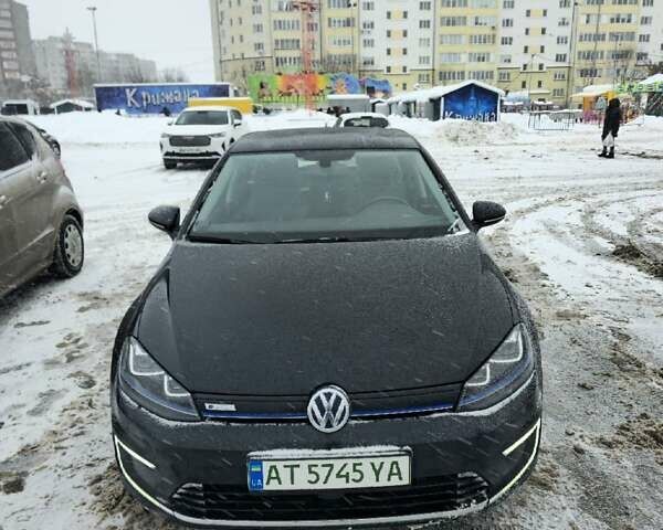 Черный Фольксваген e-Golf, объемом двигателя 0 л и пробегом 102 тыс. км за 8299 $, фото 1 на Automoto.ua