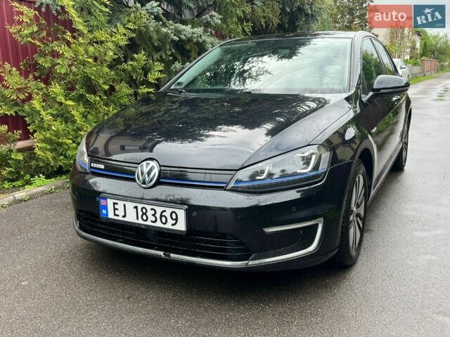 Черный Фольксваген e-Golf, объемом двигателя 0 л и пробегом 137 тыс. км за 8250 $, фото 1 на Automoto.ua
