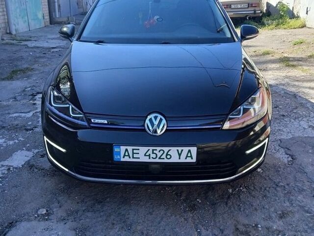 Чорний Фольксваген e-Golf, об'ємом двигуна 0 л та пробігом 130 тис. км за 9200 $, фото 1 на Automoto.ua