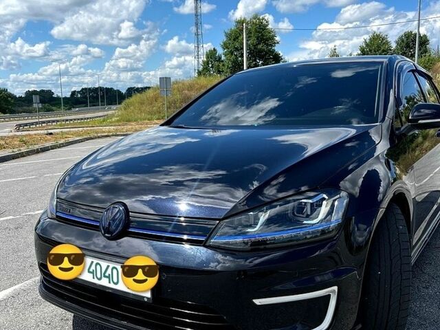 Черный Фольксваген e-Golf, объемом двигателя 0 л и пробегом 93 тыс. км за 13000 $, фото 1 на Automoto.ua