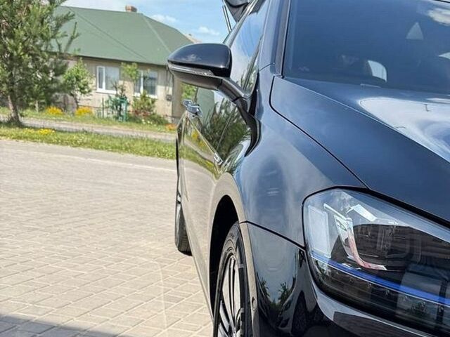 Черный Фольксваген e-Golf, объемом двигателя 0 л и пробегом 120 тыс. км за 8800 $, фото 1 на Automoto.ua