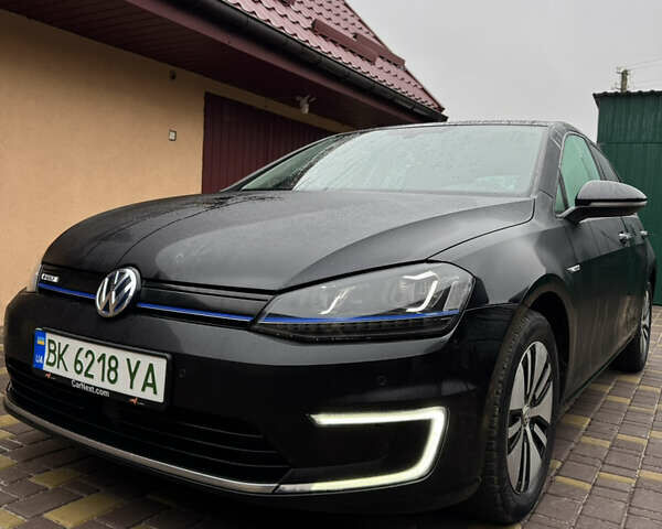 Черный Фольксваген e-Golf, объемом двигателя 0 л и пробегом 136 тыс. км за 8300 $, фото 1 на Automoto.ua