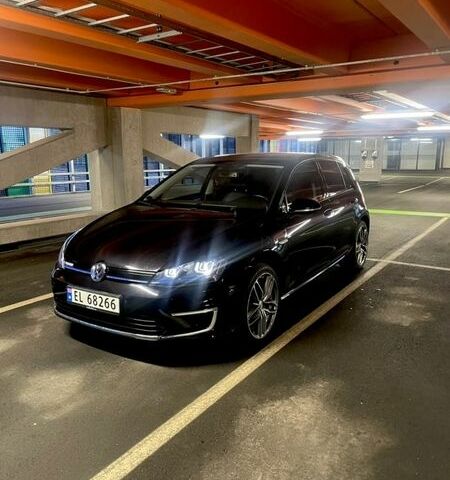 Чорний Фольксваген e-Golf, об'ємом двигуна 0 л та пробігом 82 тис. км за 9200 $, фото 1 на Automoto.ua