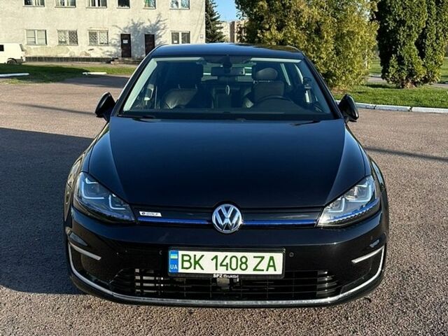 Черный Фольксваген e-Golf, объемом двигателя 0 л и пробегом 144 тыс. км за 8500 $, фото 1 на Automoto.ua