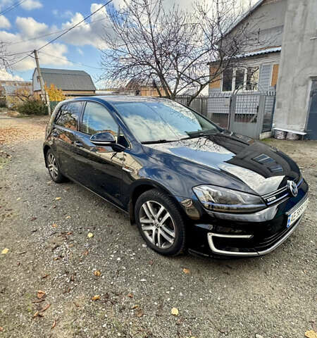 Черный Фольксваген e-Golf, объемом двигателя 0 л и пробегом 125 тыс. км за 9700 $, фото 1 на Automoto.ua
