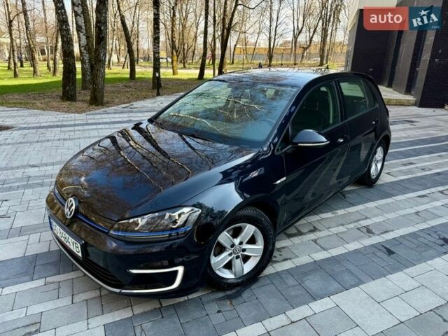 Черный Фольксваген e-Golf, объемом двигателя 0 л и пробегом 97 тыс. км за 8299 $, фото 1 на Automoto.ua