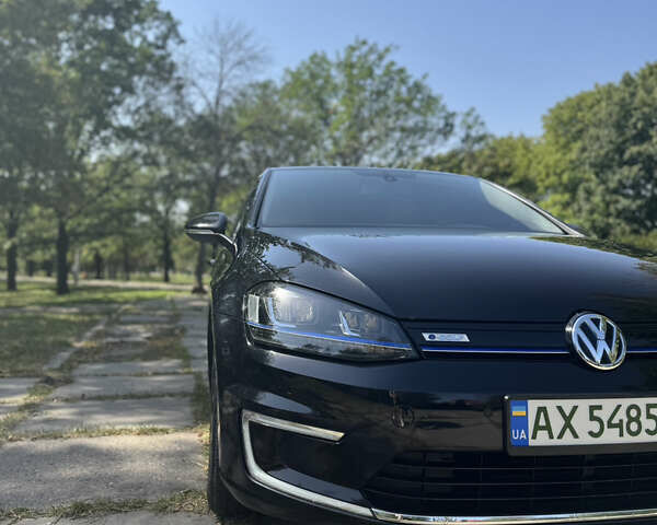 Черный Фольксваген e-Golf, объемом двигателя 0 л и пробегом 89 тыс. км за 10000 $, фото 1 на Automoto.ua
