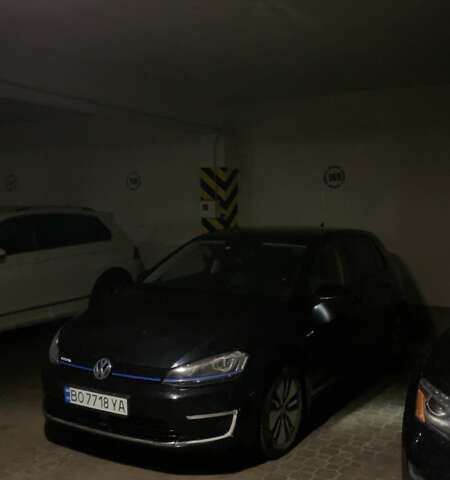 Черный Фольксваген e-Golf, объемом двигателя 0 л и пробегом 138 тыс. км за 7450 $, фото 1 на Automoto.ua