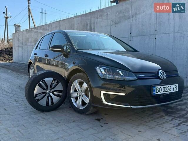 Черный Фольксваген e-Golf, объемом двигателя 0 л и пробегом 150 тыс. км за 8299 $, фото 1 на Automoto.ua