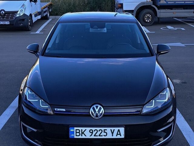 Черный Фольксваген e-Golf, объемом двигателя 0 л и пробегом 137 тыс. км за 9100 $, фото 1 на Automoto.ua
