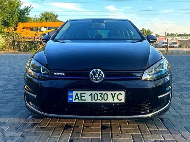 Черный Фольксваген e-Golf, объемом двигателя 60 л и пробегом 133 тыс. км за 10900 $, фото 1 на Automoto.ua