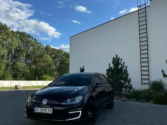 Черный Фольксваген e-Golf, объемом двигателя 0 л и пробегом 150 тыс. км за 8900 $, фото 1 на Automoto.ua