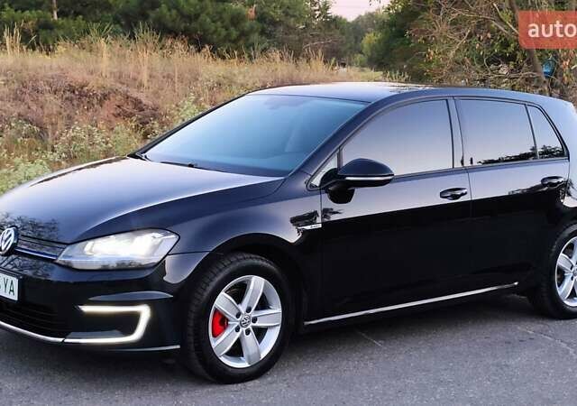 Черный Фольксваген e-Golf, объемом двигателя 0 л и пробегом 137 тыс. км за 12700 $, фото 1 на Automoto.ua