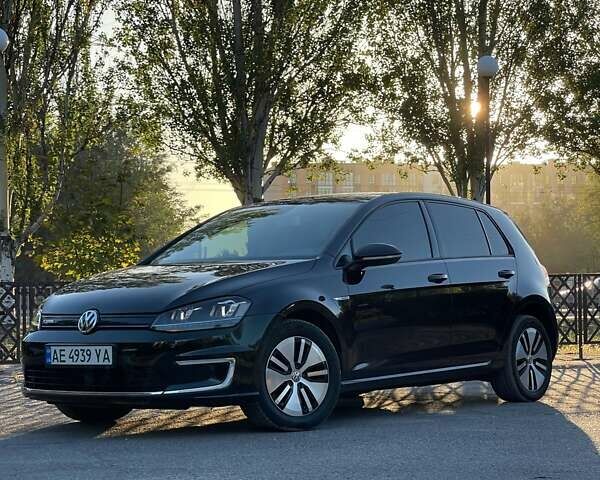 Черный Фольксваген e-Golf, объемом двигателя 0 л и пробегом 185 тыс. км за 10000 $, фото 1 на Automoto.ua