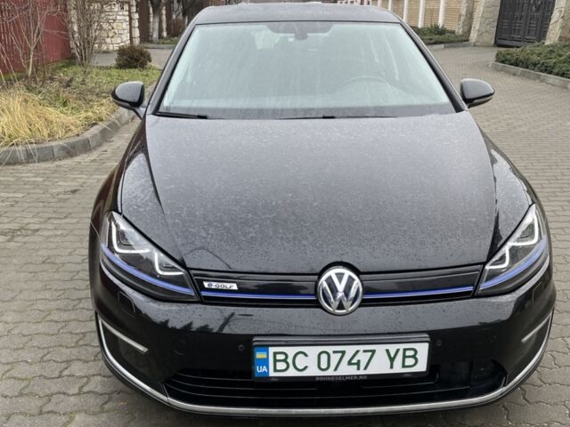 Черный Фольксваген e-Golf, объемом двигателя 0 л и пробегом 128 тыс. км за 9000 $, фото 1 на Automoto.ua