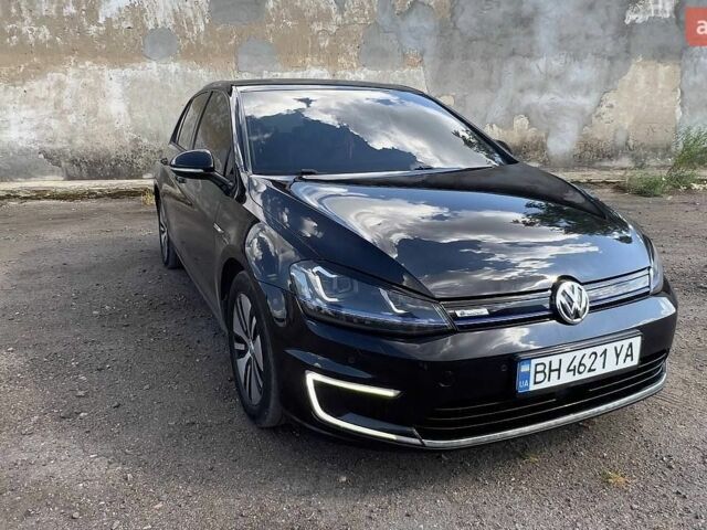Черный Фольксваген e-Golf, объемом двигателя 0 л и пробегом 129 тыс. км за 10900 $, фото 1 на Automoto.ua