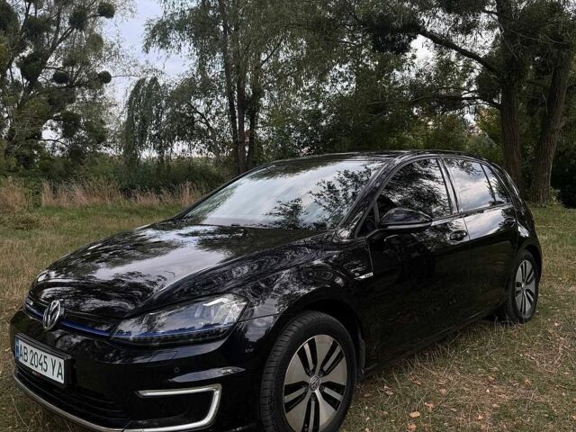 Черный Фольксваген e-Golf, объемом двигателя 0 л и пробегом 131 тыс. км за 10300 $, фото 1 на Automoto.ua